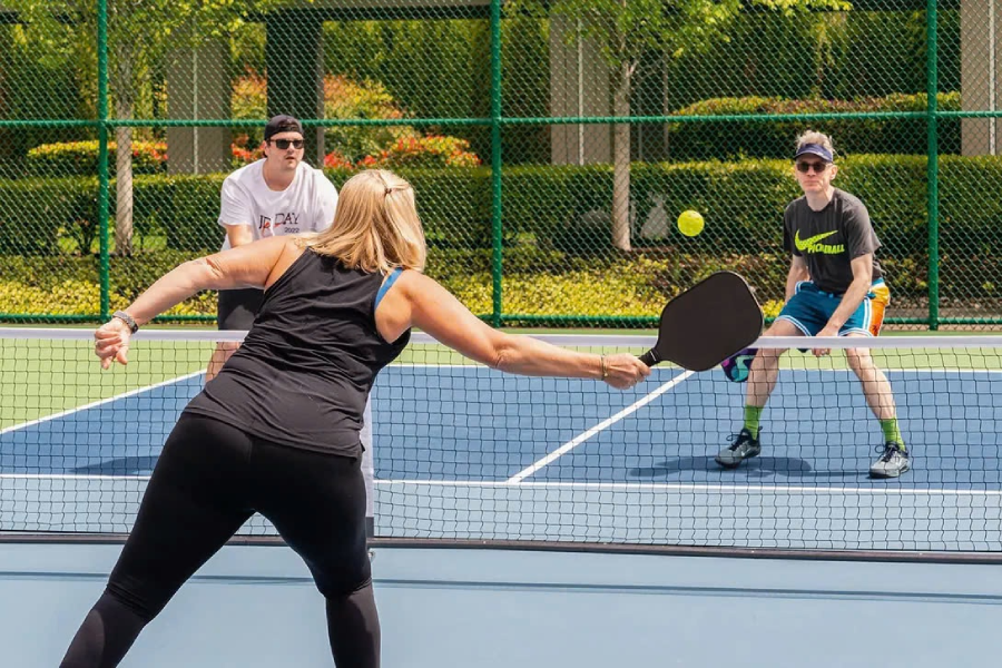 Lợi ích sức khỏe chơi pickleball có thể khiến bạn bất nhờ