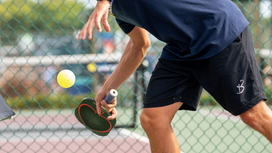 3 Bí quyết đánh bóng xoáy topspin trong Pickleball