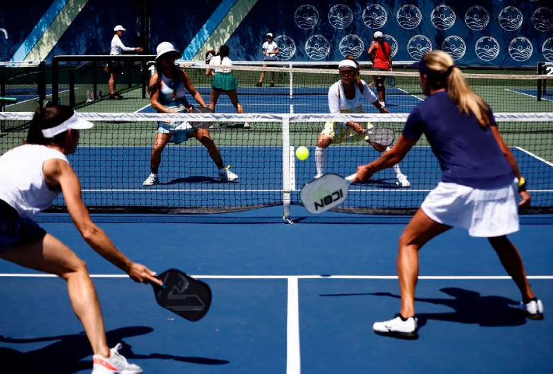 3 Cách tận dụng cú trả giao bóng trong pickleball 3 Cách tận dụng cú trả giao bóng trong pickleball