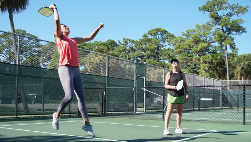 Khi nào nên dùng Lob trong Pickleball và vì sao nó quan trọng Khi nào nên dùng Lob trong Pickleball và vì sao nó quan trọng